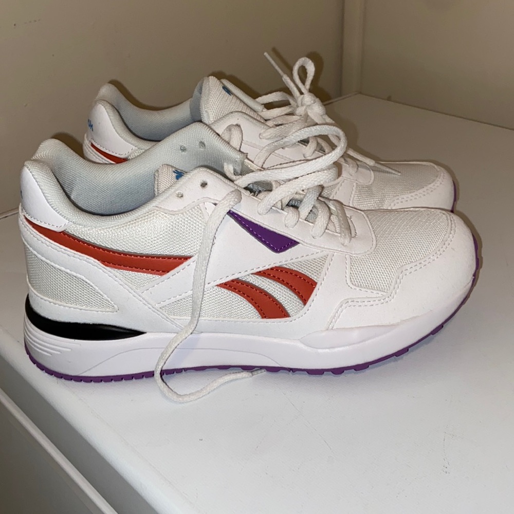 6 1/2 women’s Reebok Royal Bridge 2.0